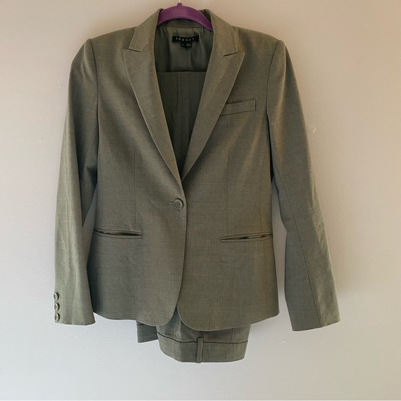 Theory Jackets & Blazers - THEORY Gray Suit 6 Jacket, 10 slacks, wide leg, lower rise, long length 34”